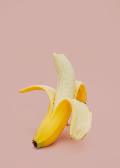 半剥香蕉果